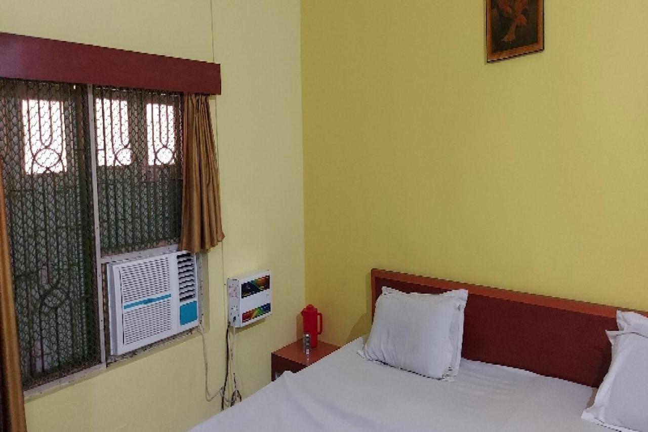 Spot On 73926 Hotel Anjanaa Purî Extérieur photo